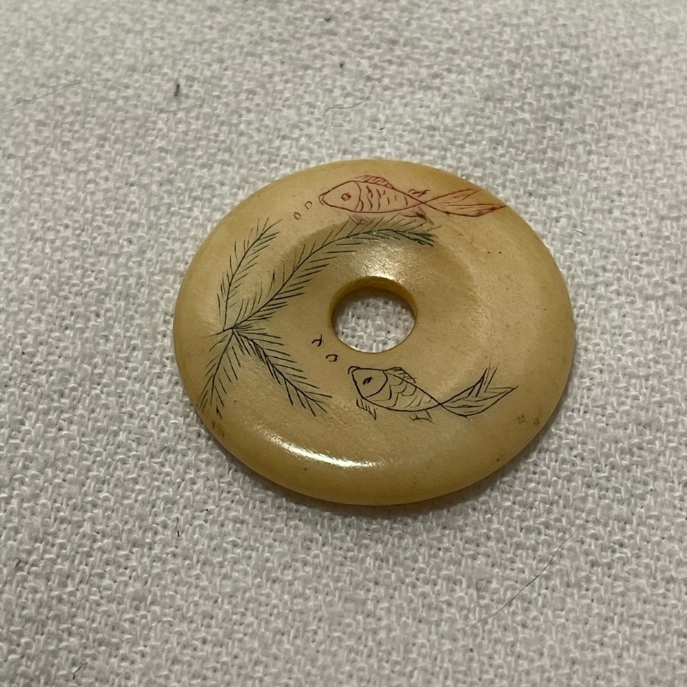 Vintage Scrimshaw pendant